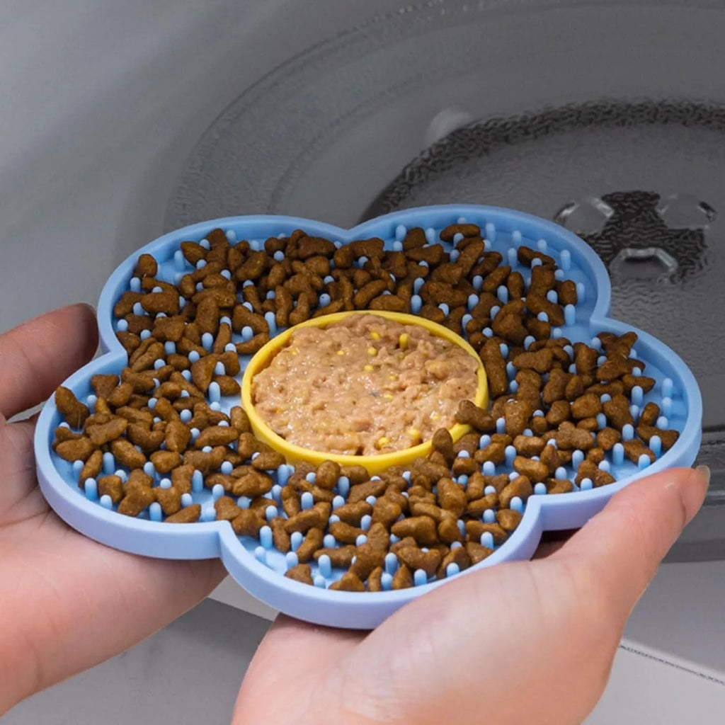 Silicone Flower Lick Mat for Fun Feeding Time